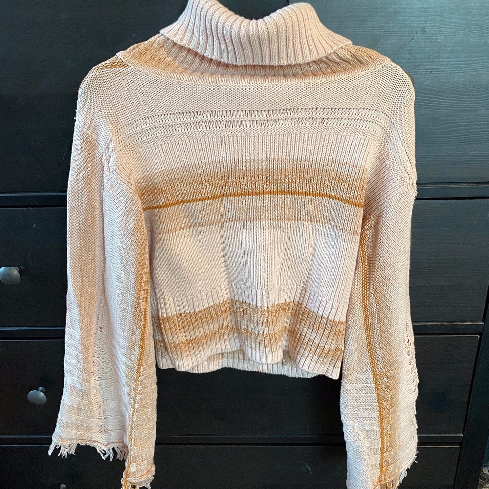 Free People Cropped Peach Color Turtle Neck | Cropped Fit | Size XS